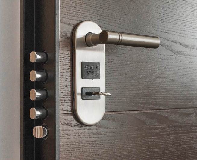 Tesnilo za kovinski podboj vrat - tesnila.eu